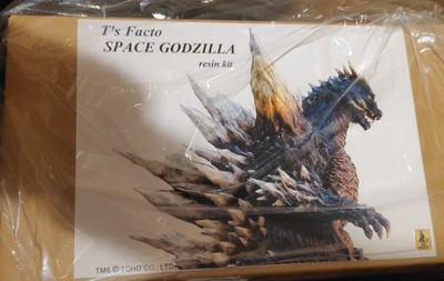 Resin Cast Kit Figure Toho T's Facto Space Godzilla 15.7 Inches Unassembled-image