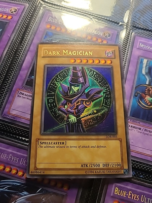Dark Magician LOB-005 - Ultra Rare - Unlimited Edition - Wavy Print-image