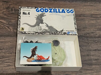SUPER RARE! REDS, Inc. Godzilla 1966 VS Sea Monster Resin Model Kit-image