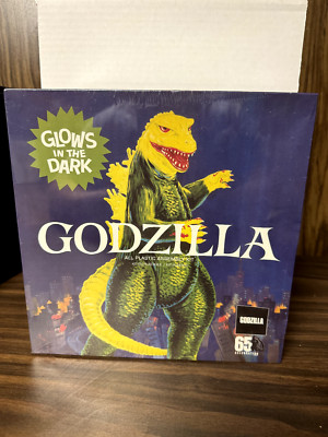 Atlantis GODZILLA 1:500 Scale MODEL GLOW-IN-THE-DARK Parts * NEVER Opened-image