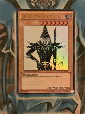 YUGIOH Ultra Rare Dark Magician JUMP-EN049 MP-image