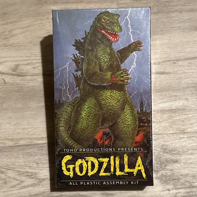 Godzilla Toho Productions Model Kit #7502 by Aurora - Factory Sealed-image