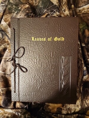 Leaves of Gold An Anthology of Prayers Memorable Phrases Verse & Prose 1962 11th-image