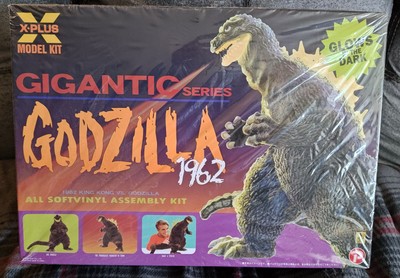 X-Plus Godzilla 1962 Gigantic Series Vinyl Model Kit G.I.D. Wonder Festival 2018-image