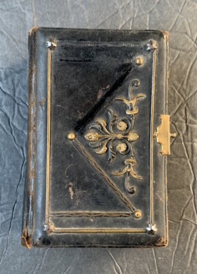 1897 Leather bound German Catholic Prayer Book. 4” X 3”-image