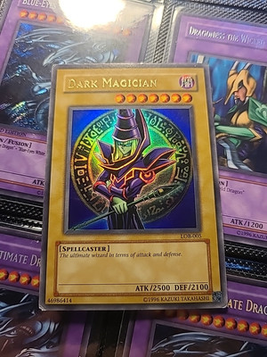 Lightly Played Dark Magician - LOB-005 - Ultra Rare - Unlimited Edition - YuGiOh-image