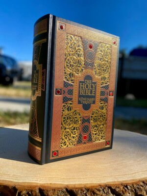 Holy Bible King James Version, Illustrated Hardcover Edition-image