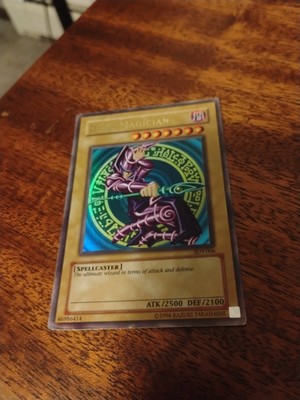 Dark Magician 1996 Ultra Rare YuGiOh Yugi Starter Deck LP-image