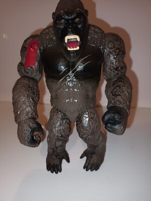  Godzilla vs Kong: Kong w/ Battle Damage Reveal 6” Figure-image