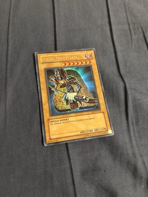 Yugioh! Dark Magician DB1-EN102 - Ultra Rare - Unlimited Edition NM-image