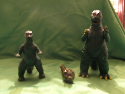 GODZILLA / MOTHRA - BLACKLITE MODELS - BUILT-UP !-image
