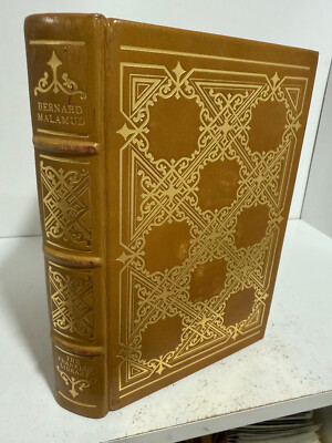 Franklin Library Bernard Malamud - Magic Barrel & Idiots First Collected Stories-image
