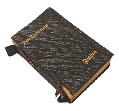 Antique CAMBRIDGE Pocket BIBLE NEW TESTAMENT PSALMS LEATHER Bound London Damaged-image