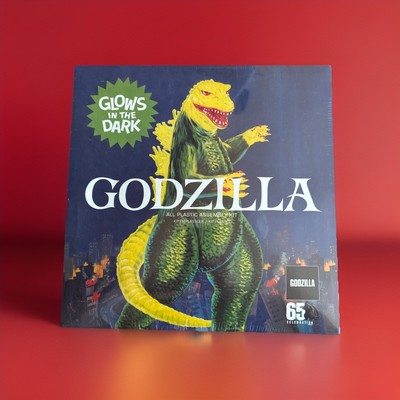 Atlantis Godzilla King of All Monster Glow in The Dark Plastic Model Kit-image