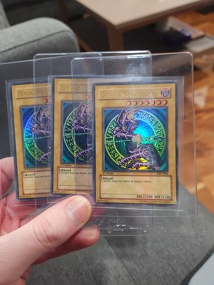 Starter Deck Yugi 1st Edition Dark Magician Portuguese-image