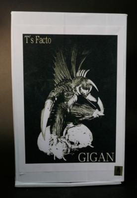 Kaiju Gigan attacking Mothra larvas by T's Facto resin model kit-image