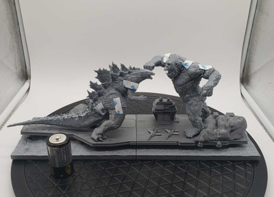 y22 Garage Kit Godzilla X Kong Diorama-image