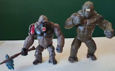 2 King Kong Toy Figure Battle Damage Kong W Axe & Battle Roar Kong-image