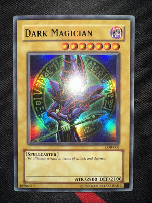 Dark Magician LOB-005 Yugioh Lightly Played. Small Crease Top Right Front -image