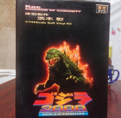 KOC Garage Kit Millennium 2000  Godzilla Glow in the dark ver W/BOX F/S FEDEX-image