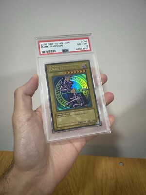 Yu-Gi-Oh! Dark Magician SDY-006 PSA 8  - Starter Deck Yugi - Ultra Rare-image