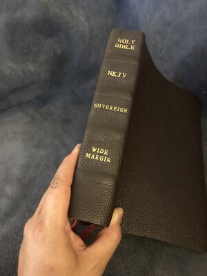 Wide Margin NKJV Sovereign Collection New King James Version Genuine Leather-image