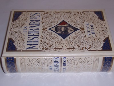 Barnes & Noble Collectible Editions LES MISERABLES Victor Hugo-image