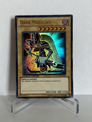 Yugioh Dark Magician LC01-EN005 Ultra Rare Limited Edition - NearMint-image
